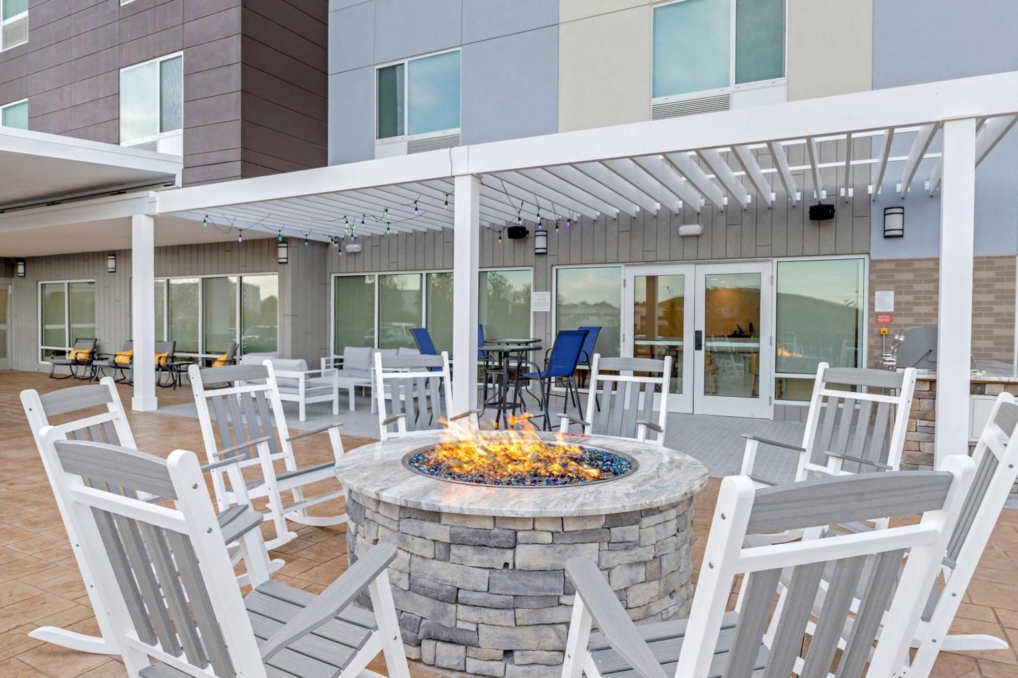 Towneplace Suites By Marriott Richmond Колониал Хайтс Екстериор снимка